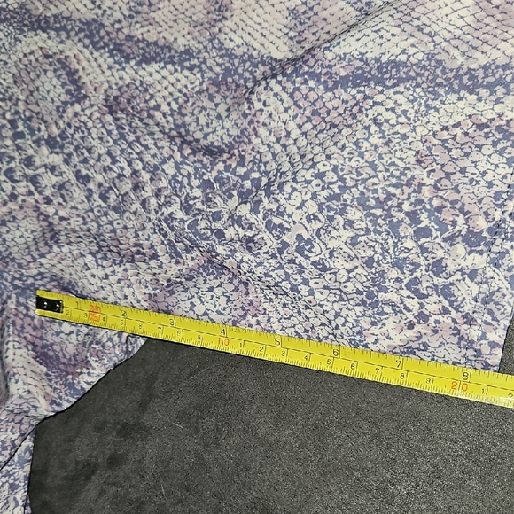 Onzie Abstract Print Activewear Set - Picture 5 of 8